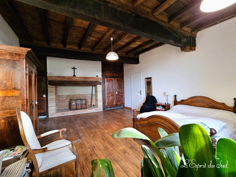 Maison - 184 m² - 8 pièces