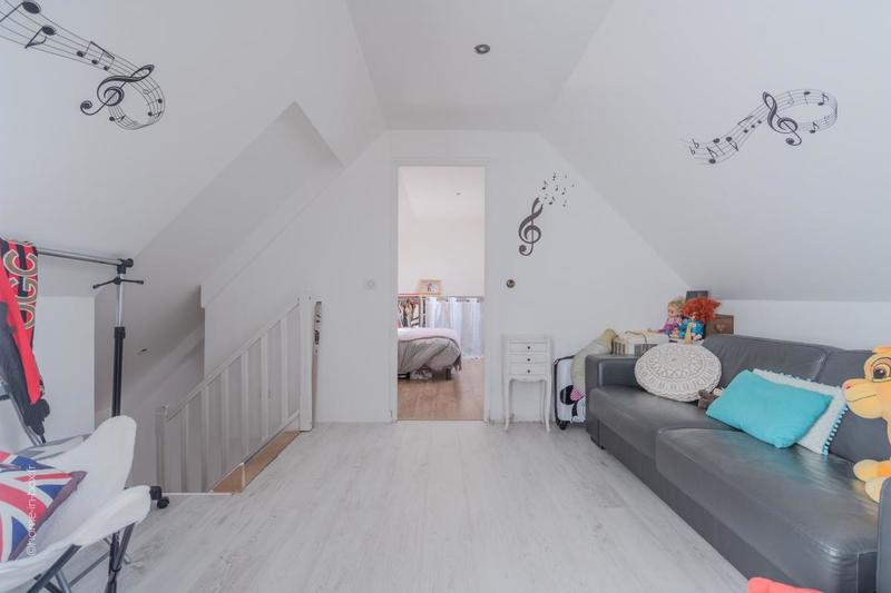 Maison - 170 m² - 8 pièces