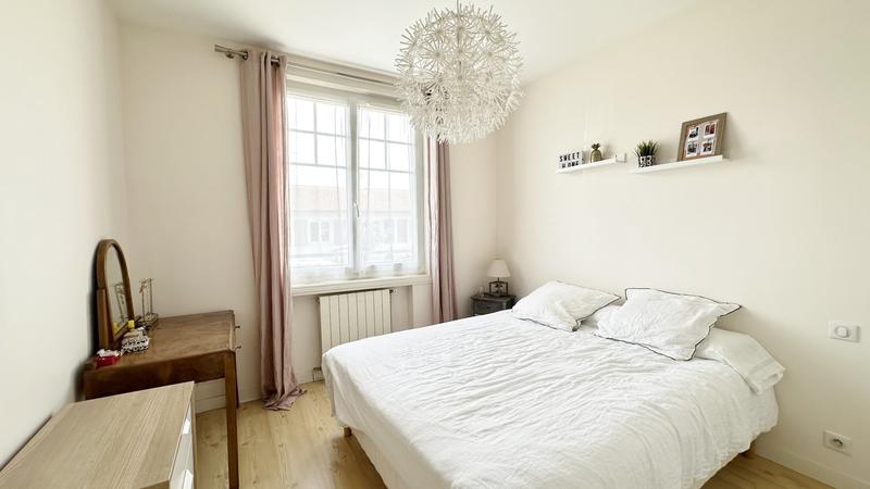 Maison - 221 m² - 7 pièces