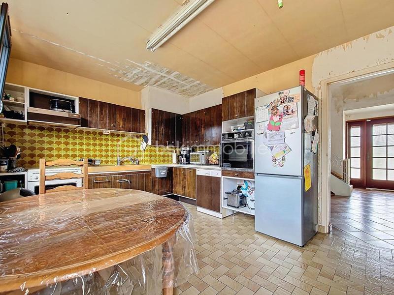 Maison traditionnelle - 180 m² - 8 pièces