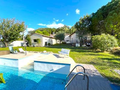 Maison - 180 m² - 6 pièces