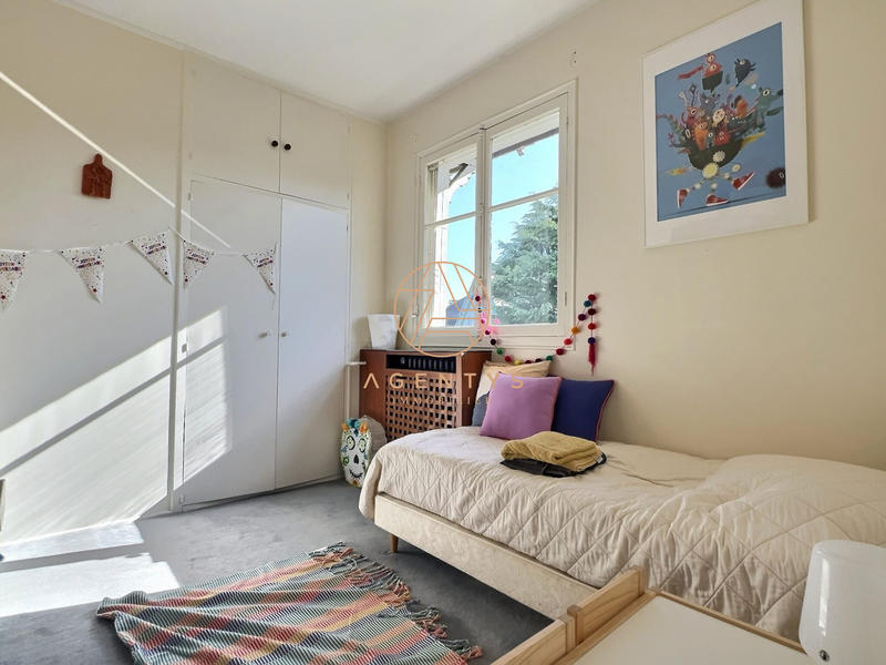 Maison - 249 m² - 10 pièces