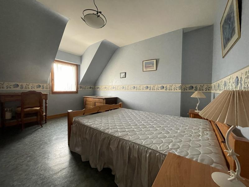 Maison - 138 m² - 9 pièces