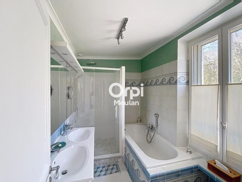 Maison - 226 m² - 8 pièces