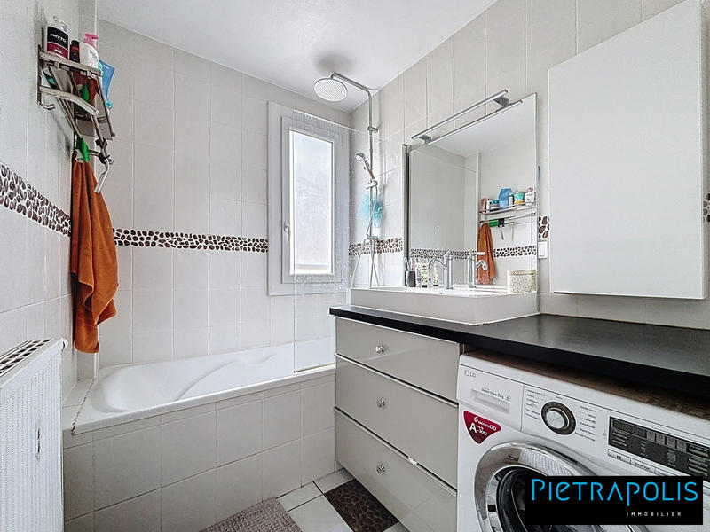 Appartement - 79 m² - 3 pièces