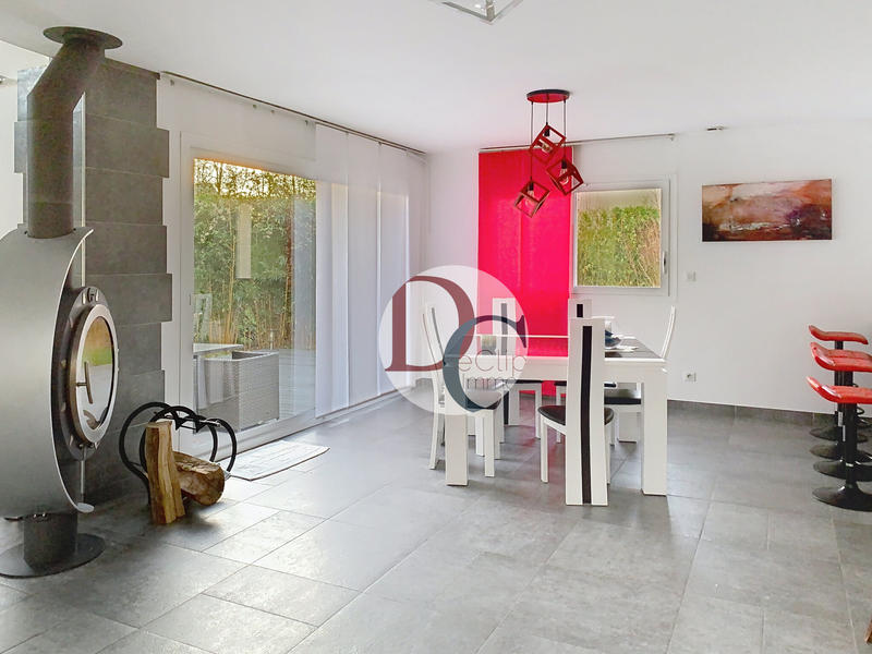 Maison - 210 m² - 6 pièces