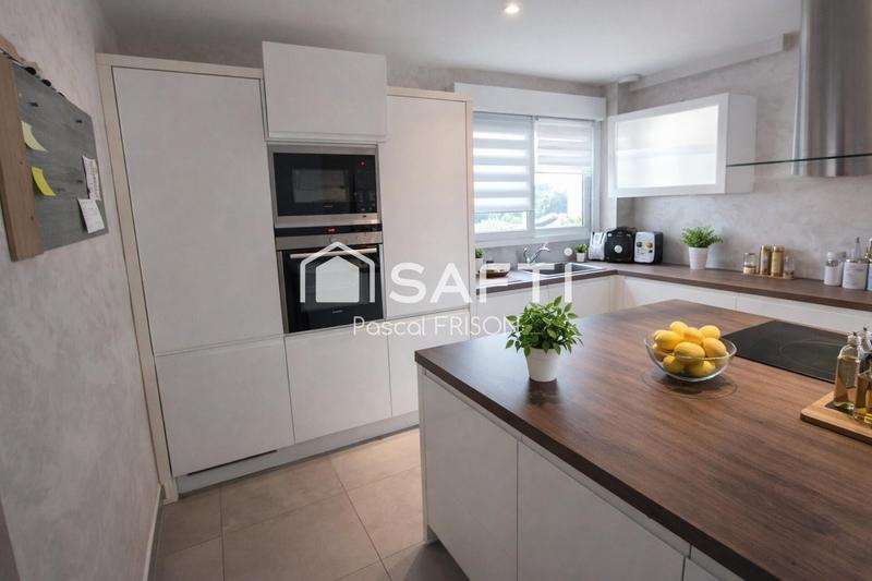 Maison - 196 m² - 7 pièces