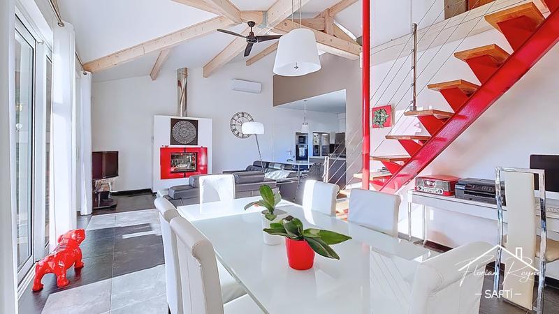 Maison - 122 m² - 4 pièces