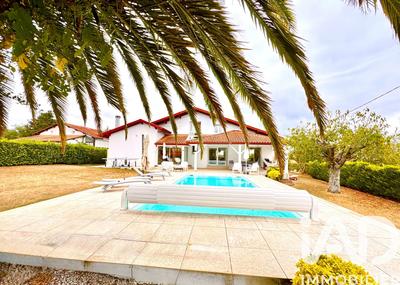 Maison - 202 m² - 6 pièces