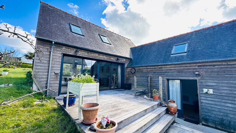 Maison - 95 m² - 6 pièces