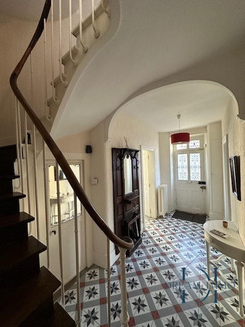 Maison - 143 m² - 5 pièces