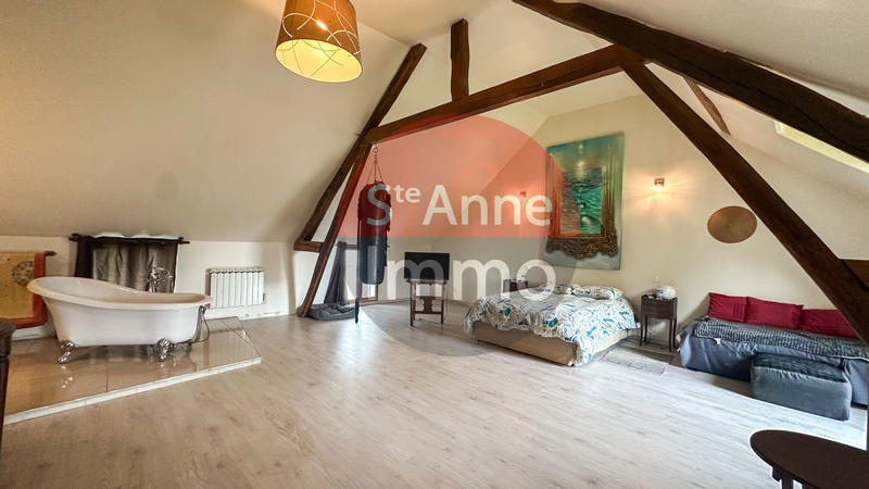 Maison - 240 m² - 4 pièces