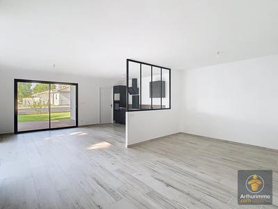 Maison - 95 m² - 4 pièces