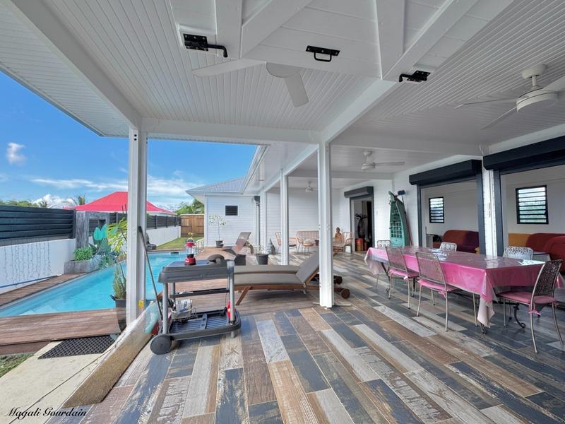 Maison - 140 m² - 5 pièces