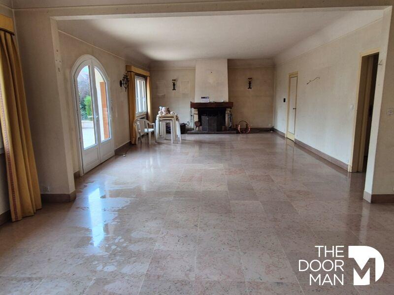 Maison - 294 m² - 8 pièces