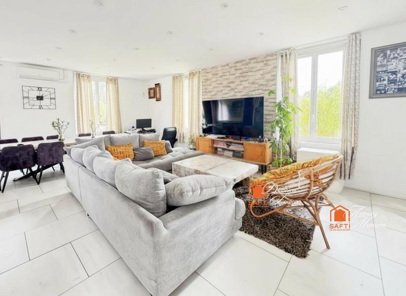 Maison - 234 m² - 10 pièces