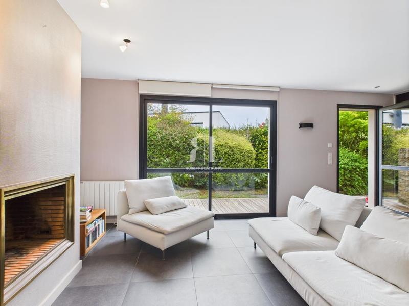 Maison - 251 m² - 8 pièces