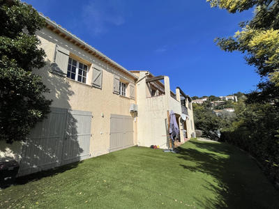 Villa - 170 m² - 9 pièces