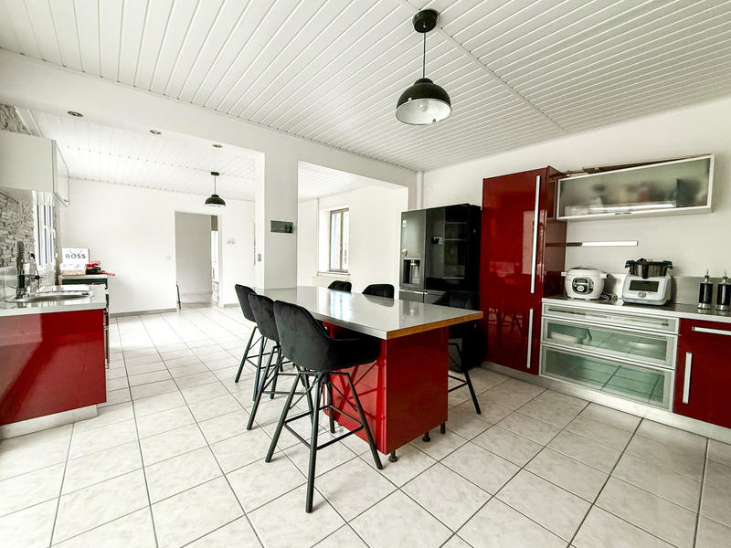 Maison - 186 m² - 7 pièces