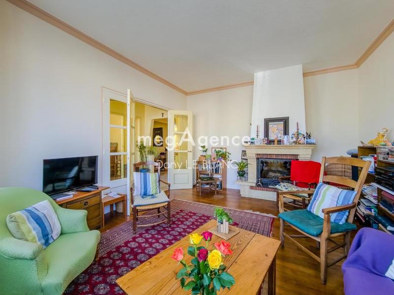 Maison - 180 m² - 7 pièces