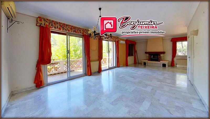 Maison - 204 m² - 7 pièces