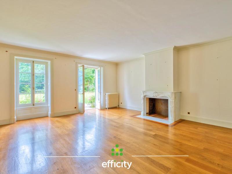 Demeure - 750 m² - 13 pièces