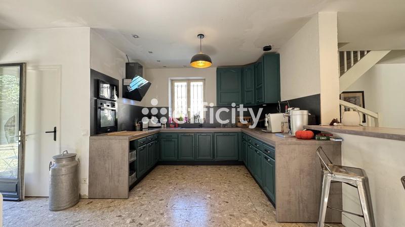 Maison en pierre - 450 m² - 17 pièces