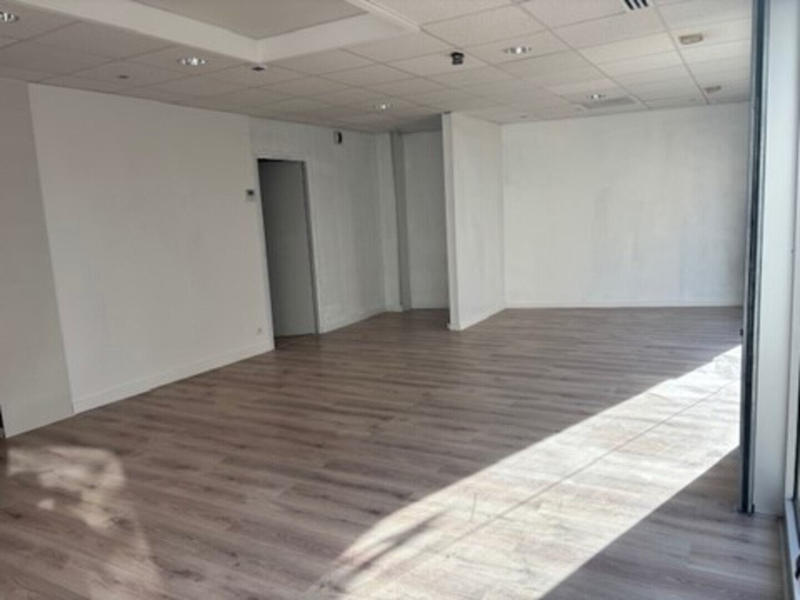 Local commercial - 83 m²