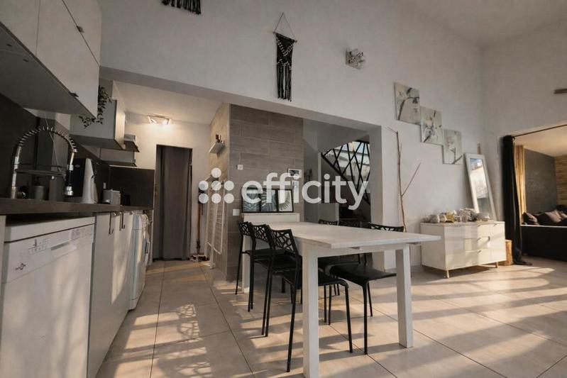 Maison - 90 m² - 3 pièces