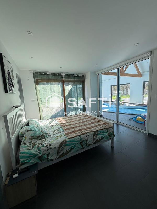 Maison - 232 m² - 7 pièces