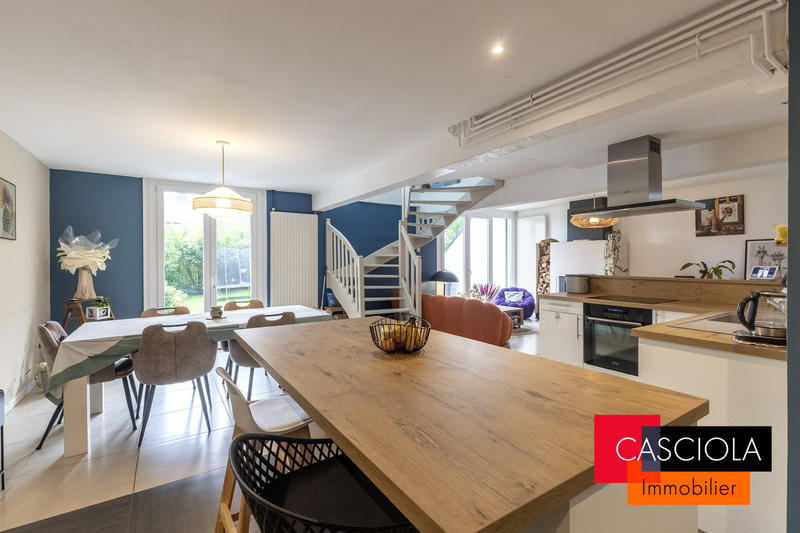 Maison - 163 m² - 7 pièces