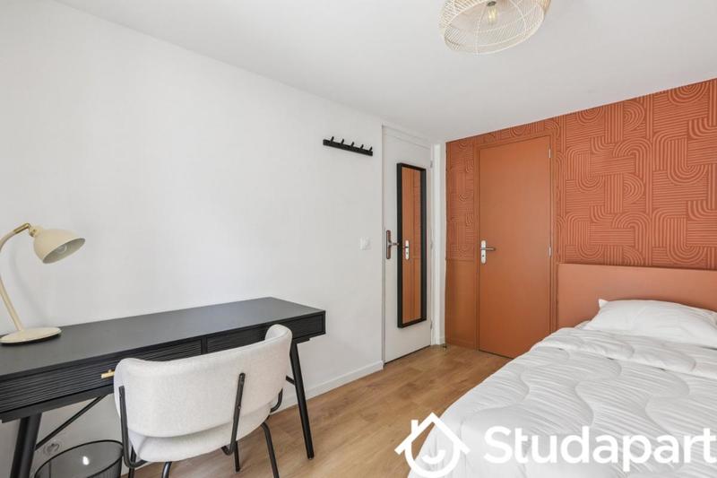 Chambre - 11 m² - 1 pièce