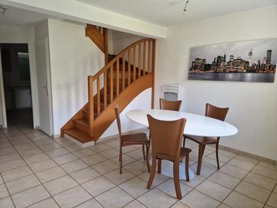 Maison jumelée - 94 m² - 5 pièces