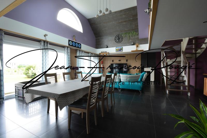 Maison - 200 m² - 7 pièces