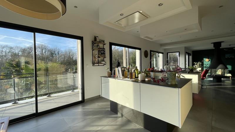 Maison contemporaine - 242 m² - 10 pièces