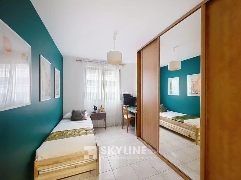 Appartement - 80 m² - 4 pièces