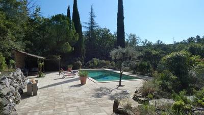 Propriété - 272 m² - 9 pièces