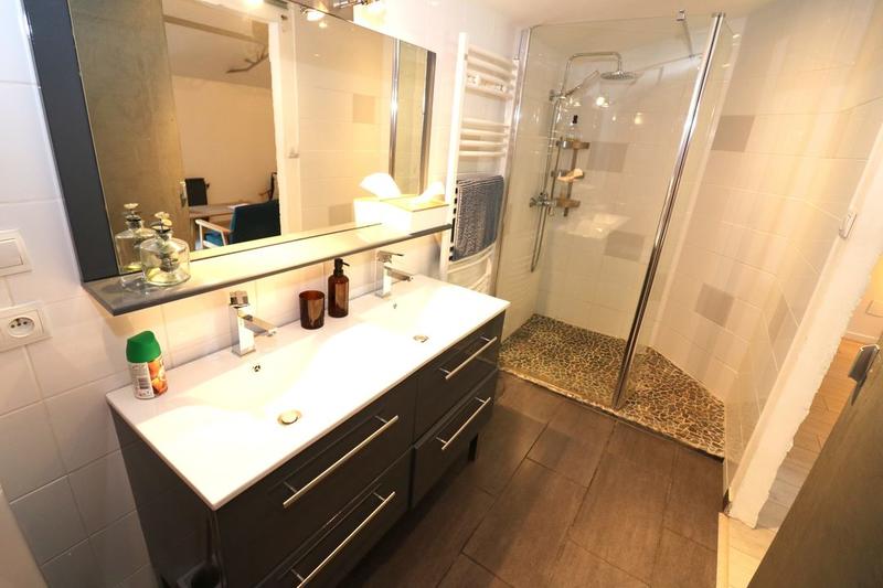 Propriété - 265 m² - 10 pièces