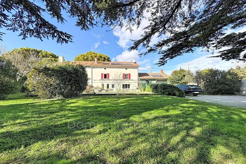 Maison - 208 m² - 9 pièces