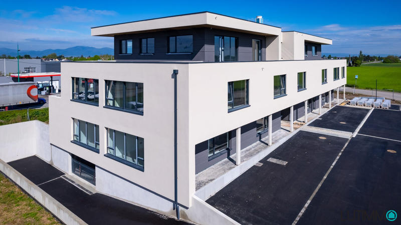 Local d'activités - 127 m²