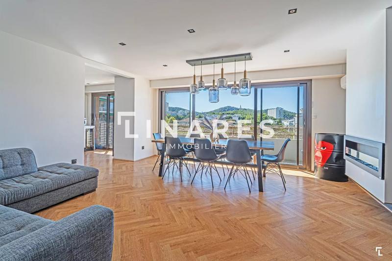 Appartement - 111 m² - 5 pièces