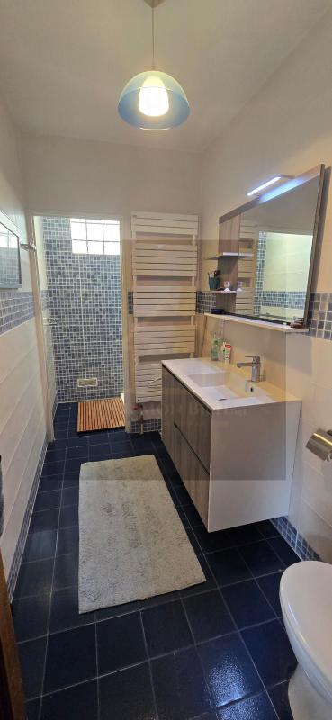 Propriété - 250 m² - 6 pièces