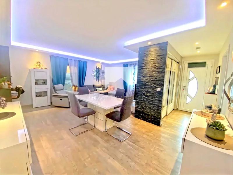 Maison - 105 m² - 5 pièces