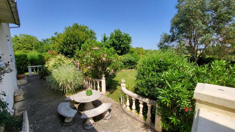 Maison - 210 m² - 6 pièces