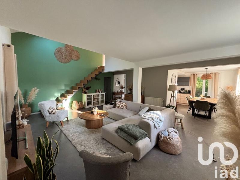 Maison - 168 m² - 8 pièces