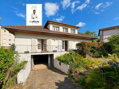 Maison - 160 m² - 9 pièces