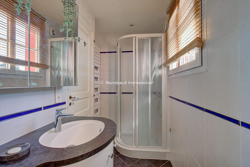 Maison - 208 m² - 7 pièces