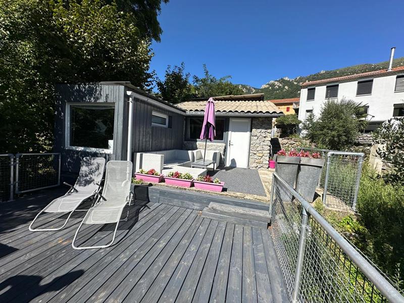 Maison - 185 m² - 7 pièces