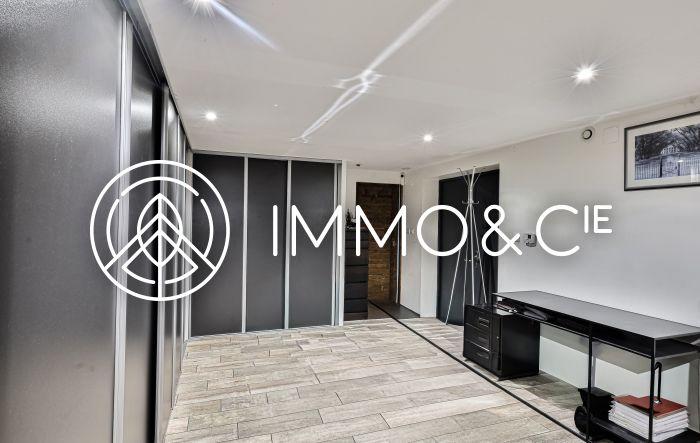 Maison - 215 m² - 5 pièces