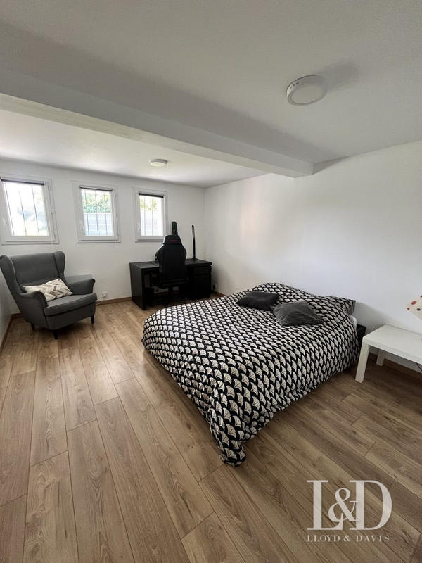 Maison contemporaine - 223 m² - 8 pièces